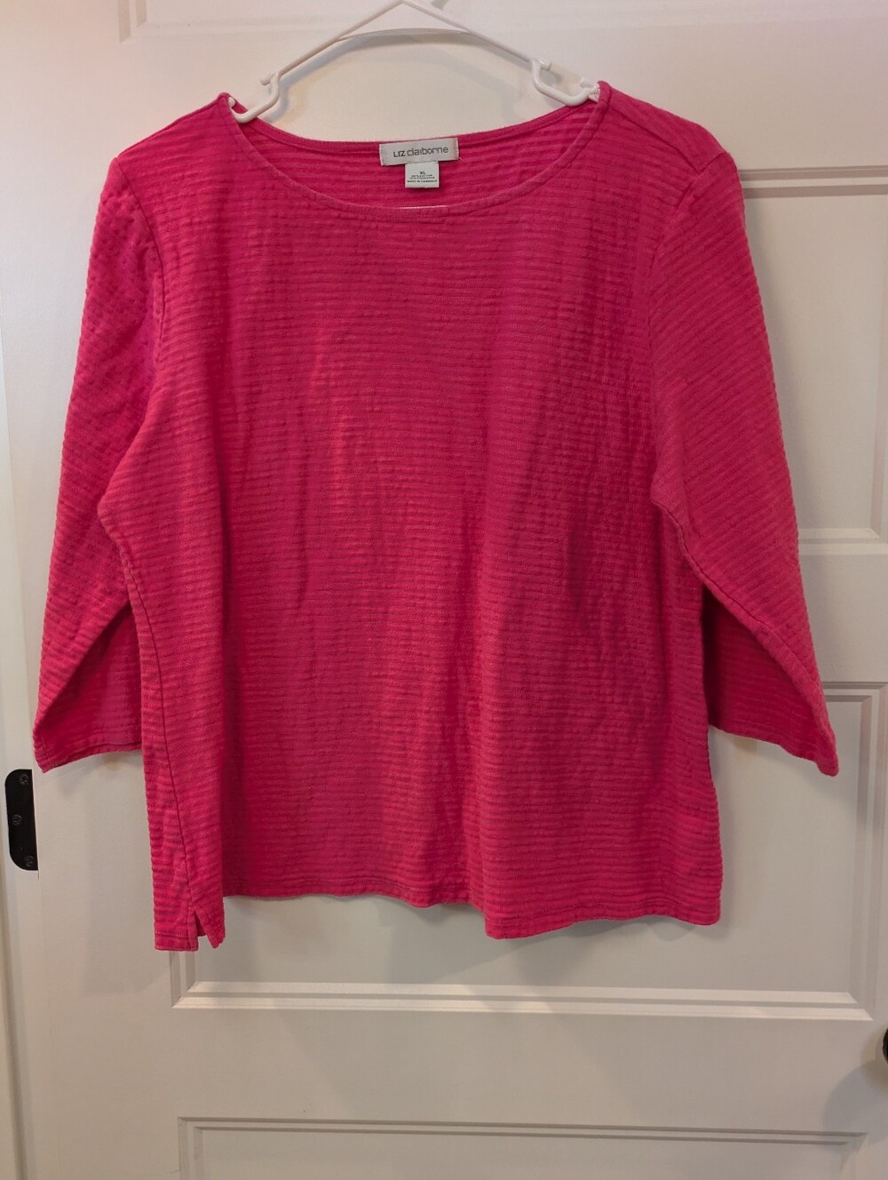 🔴 3/$15 Liz Claiborne Women's Pink Textured Boatneck Top